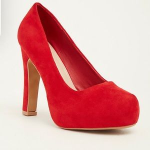 Torrid red pumps